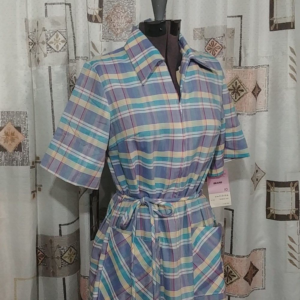 Med-ish Sears PurPlaid house dress NWT